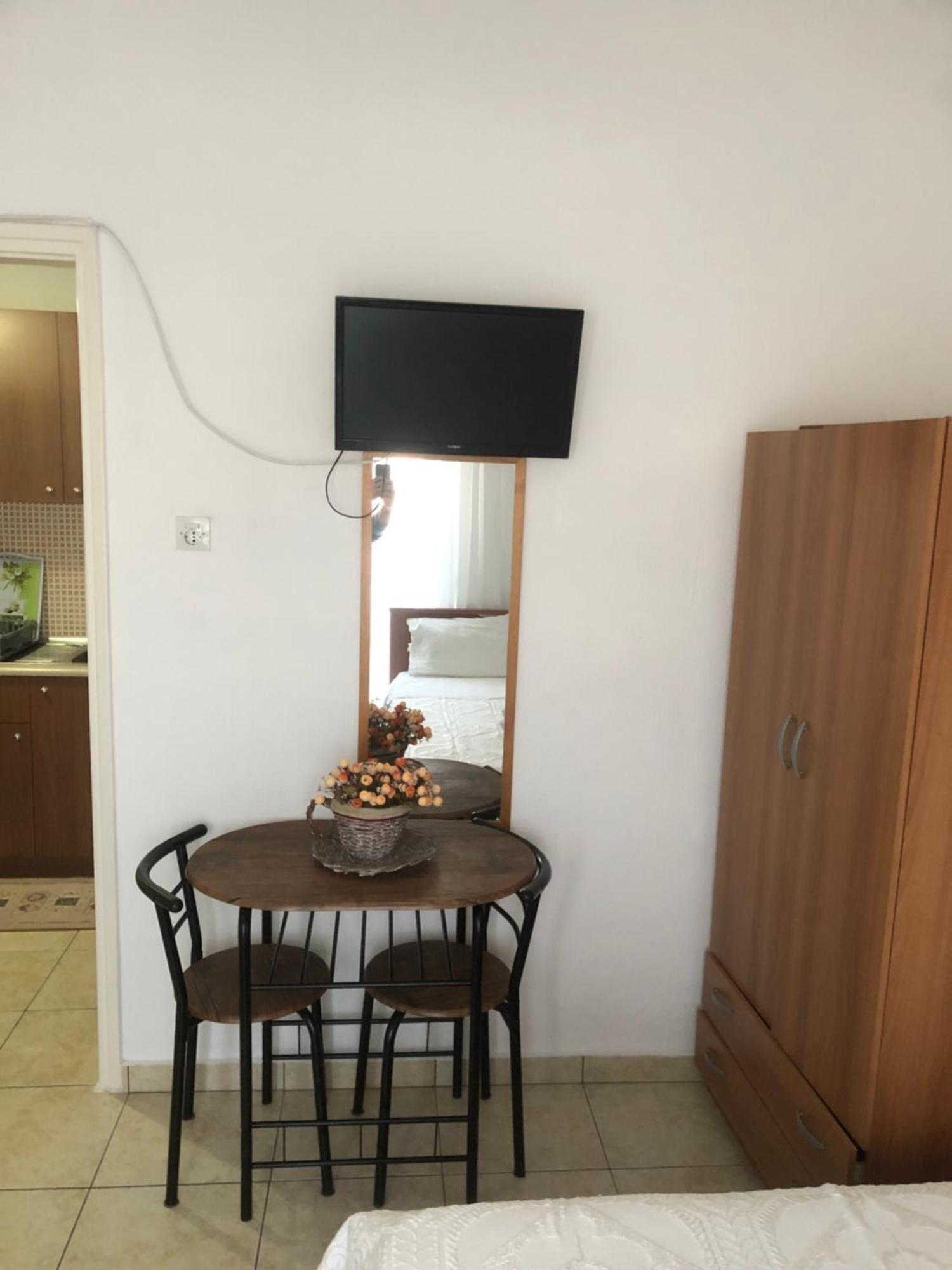 Nikos Rooms Неа-Перамос Экстерьер фото