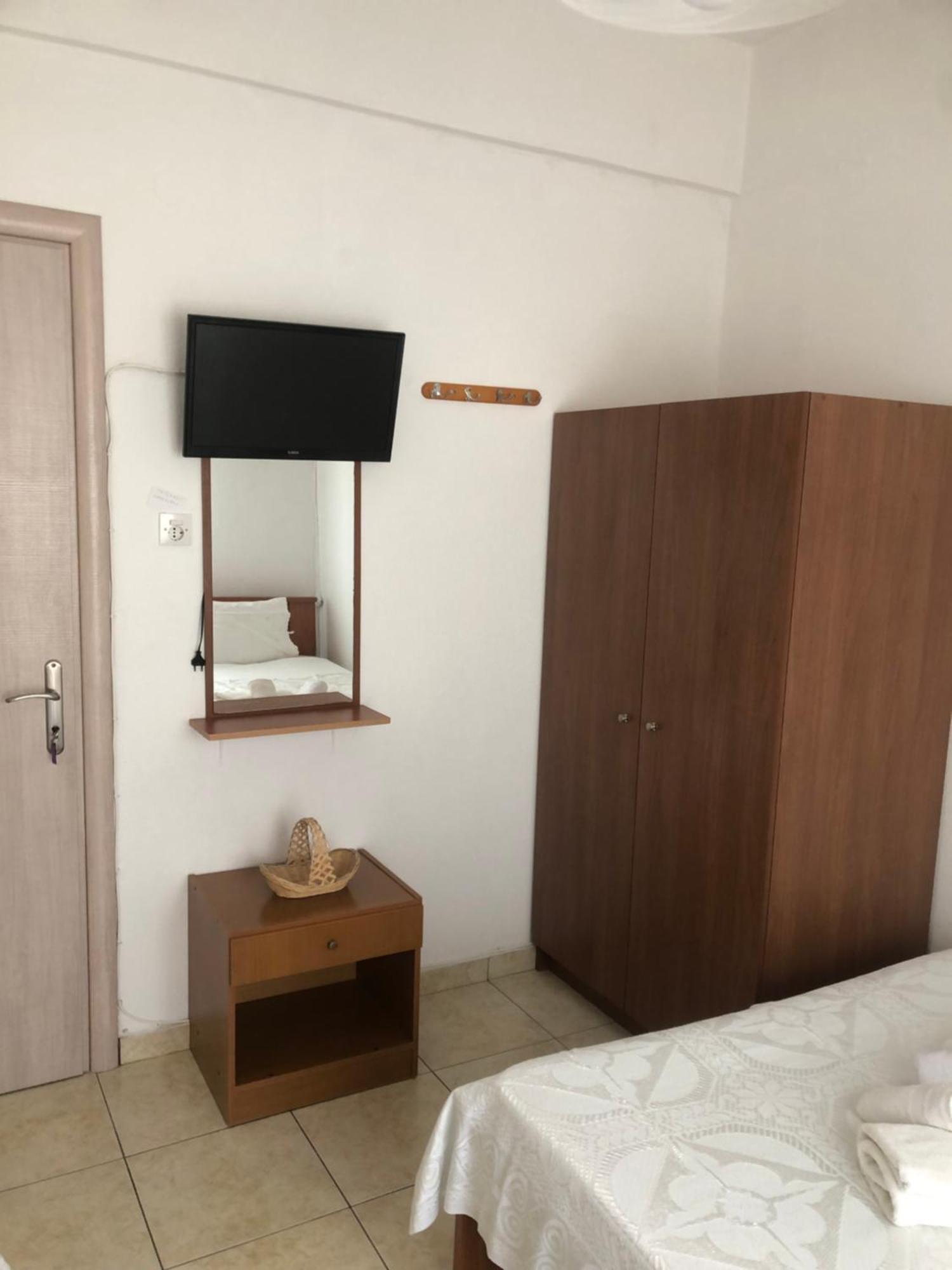 Nikos Rooms Неа-Перамос Экстерьер фото