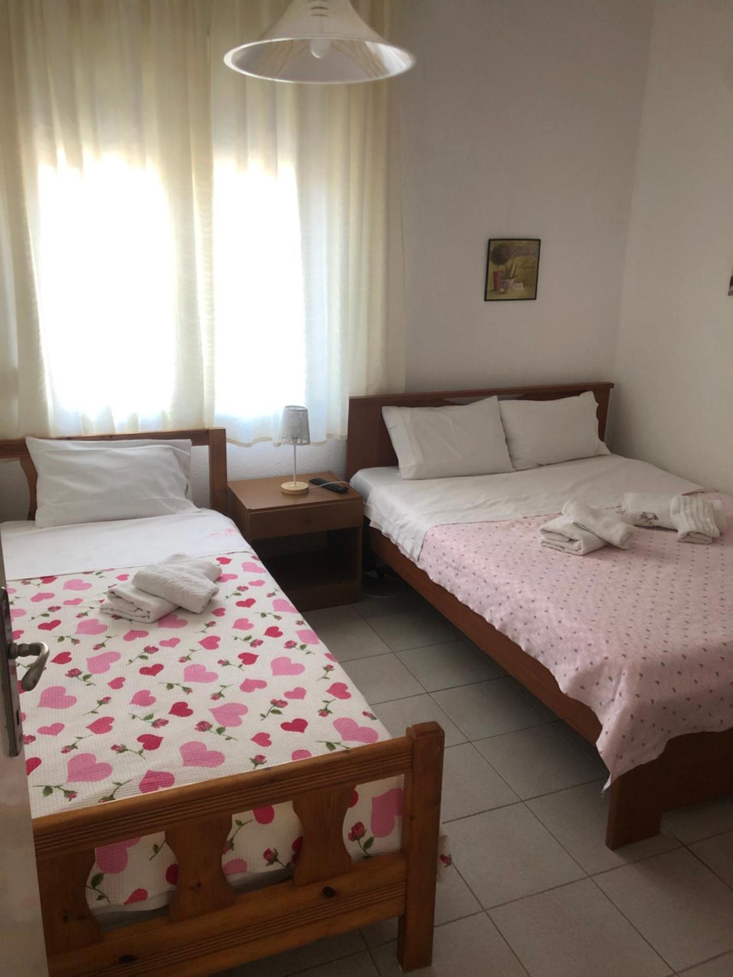 Nikos Rooms Неа-Перамос Экстерьер фото